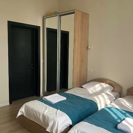 Hostel H!
